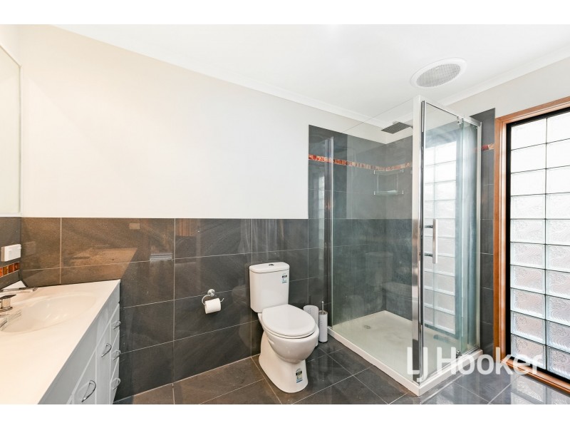 49 Mossgiel Park Drive, Endeavour Hills VIC 3802