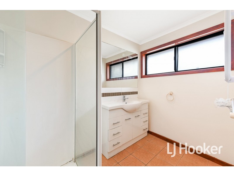 49 Mossgiel Park Drive, Endeavour Hills VIC 3802