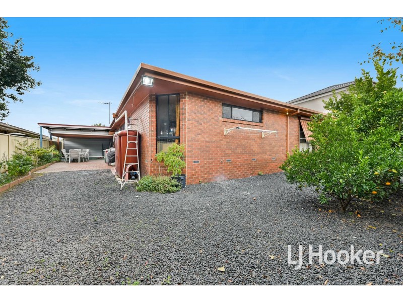 49 Mossgiel Park Drive, Endeavour Hills VIC 3802