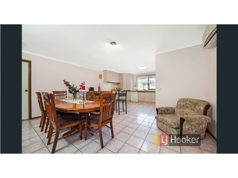 40 Huon Park Road, Cranbourne North VIC 3977