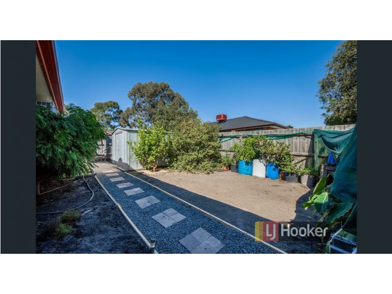 40 Huon Park Road, Cranbourne North VIC 3977