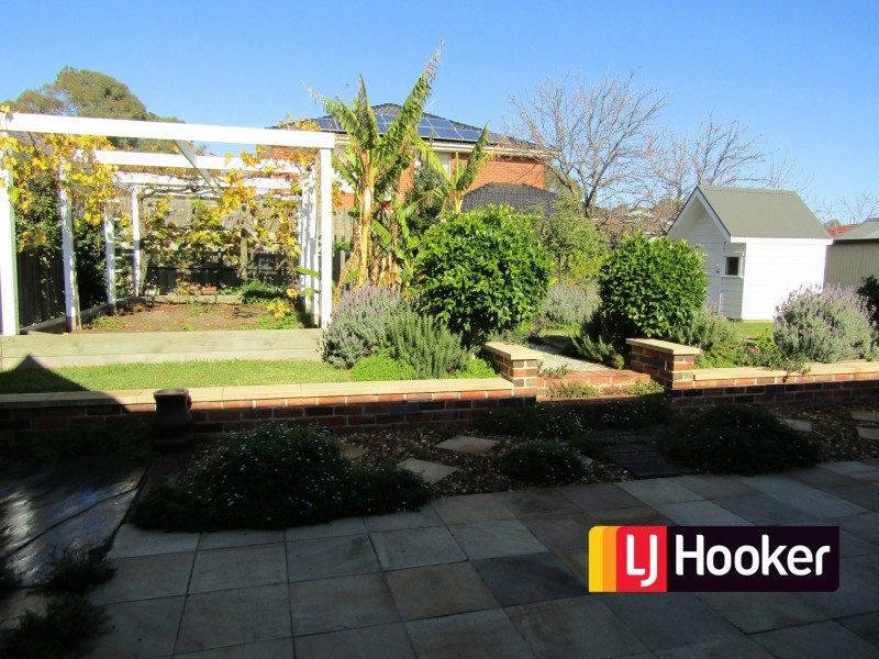 25 Lindsay Crescent, Lynbrook VIC 3975