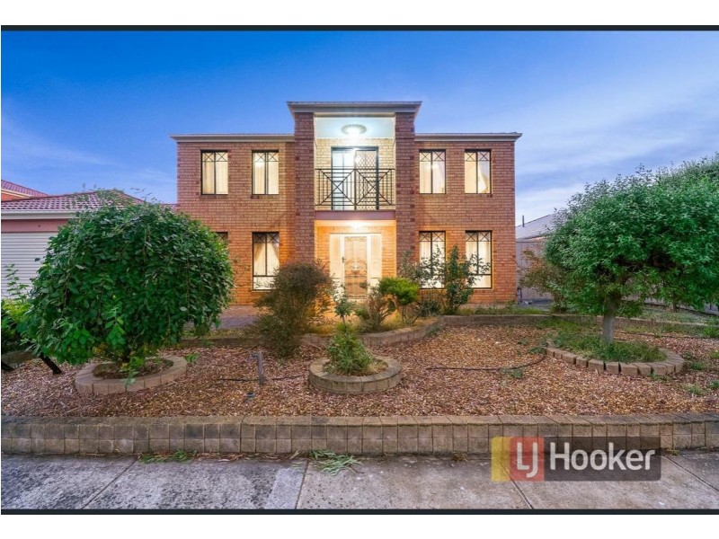17 Brookland Greens Boulevard, Cranbourne VIC 3977