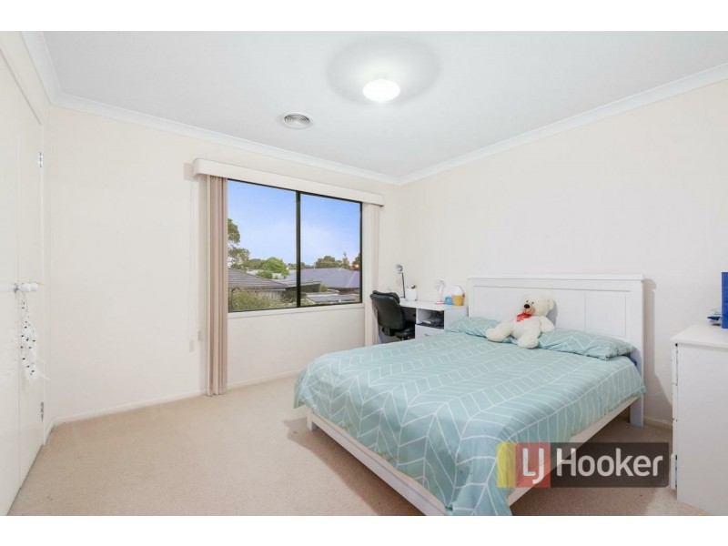 17 Brookland Greens Boulevard, Cranbourne VIC 3977