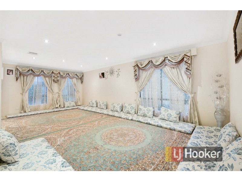 17 Brookland Greens Boulevard, Cranbourne VIC 3977