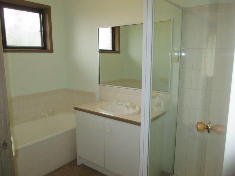 2 Festival Terrace, Berwick VIC 3806