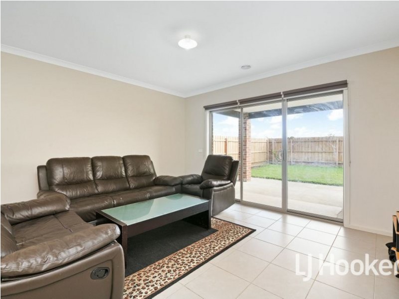 38 Aayana Street, Cranbourne East VIC 3977