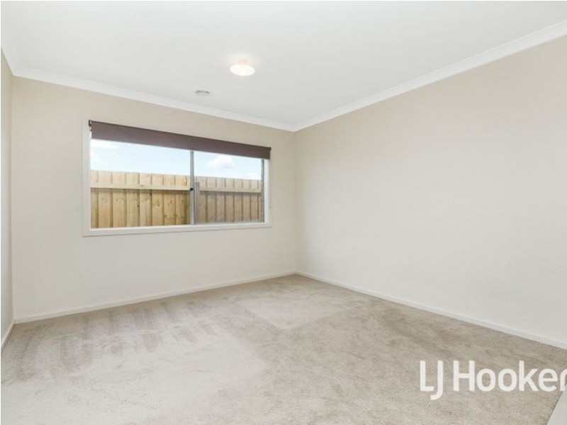 38 Aayana Street, Cranbourne East VIC 3977