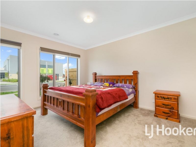 38 Aayana Street, Cranbourne East VIC 3977