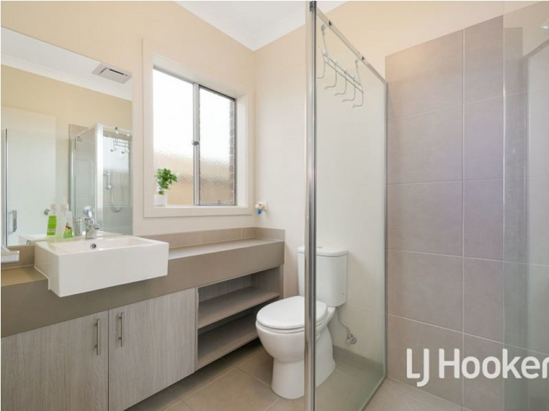 38 Aayana Street, Cranbourne East VIC 3977