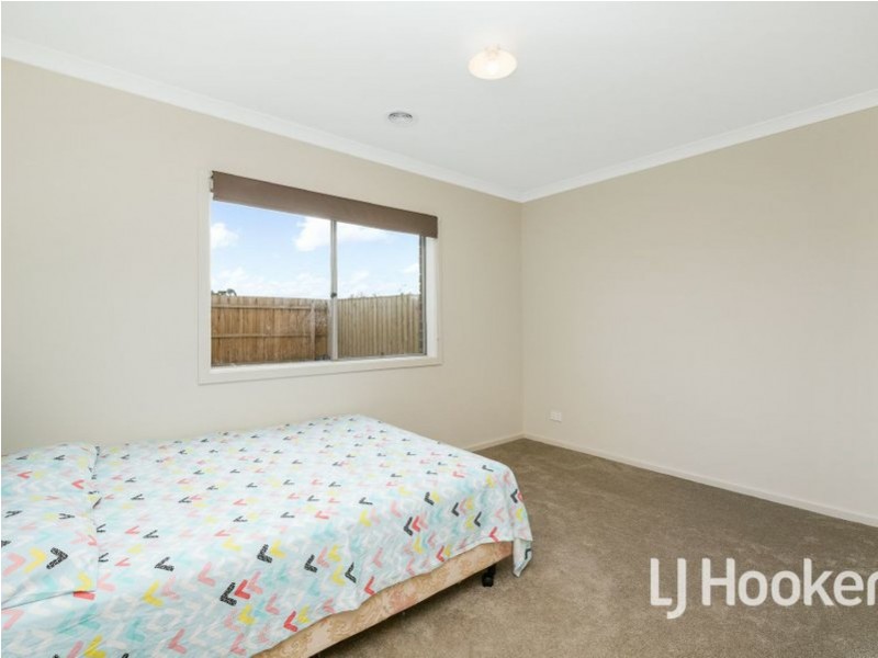 38 Aayana Street, Cranbourne East VIC 3977