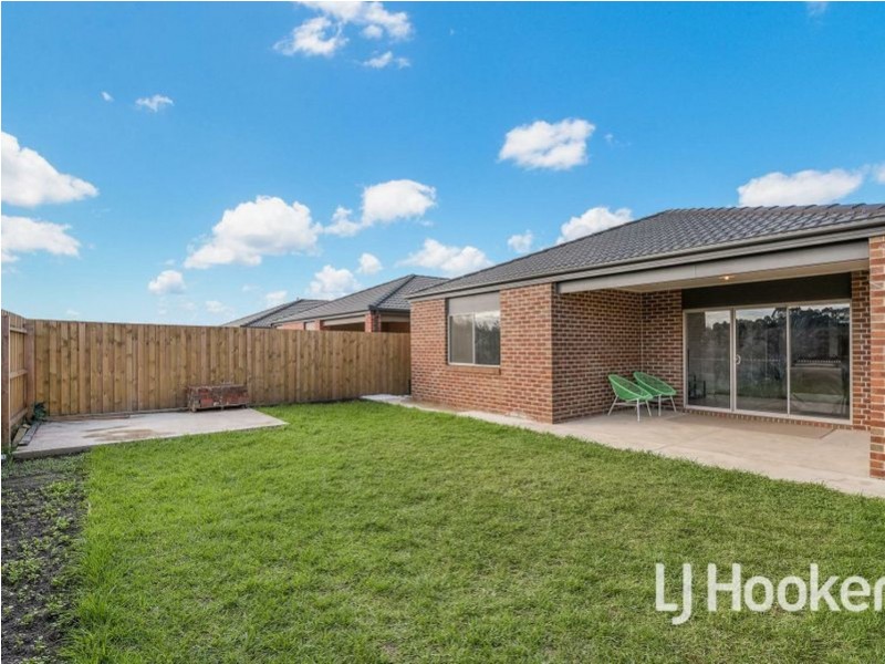 38 Aayana Street, Cranbourne East VIC 3977