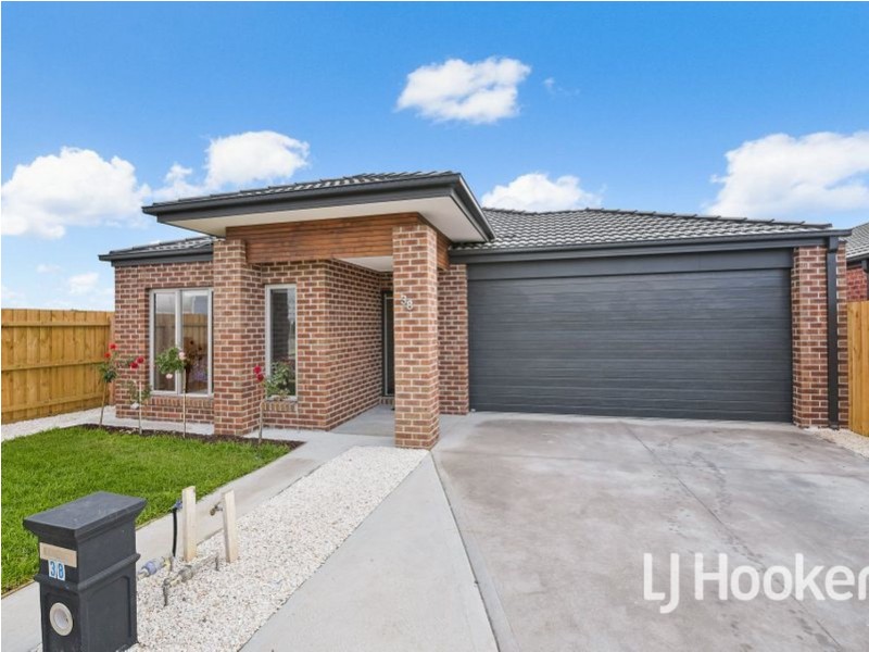 38 Aayana Street, Cranbourne East VIC 3977