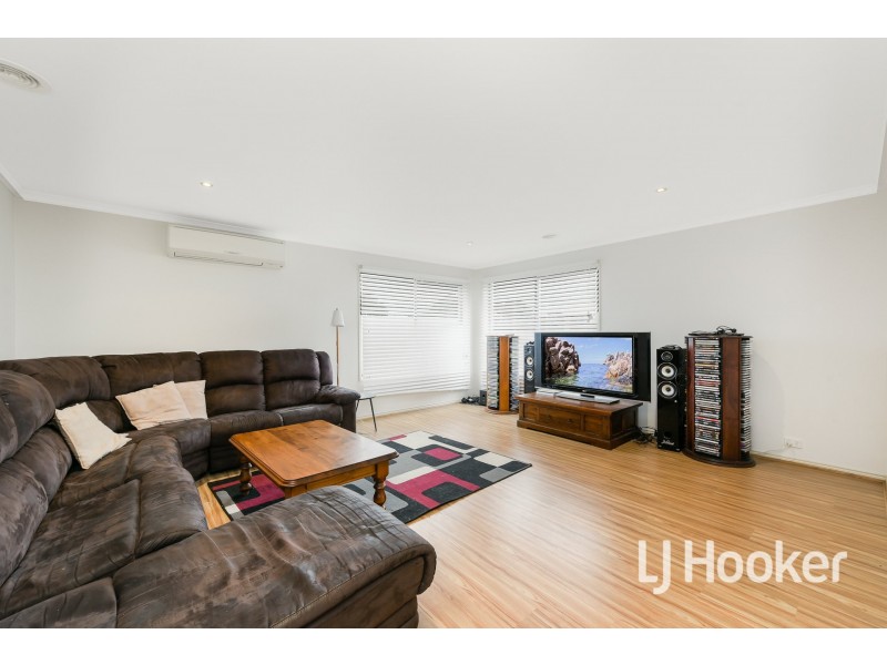 40 Taplan Crescent, Cranbourne West VIC 3977