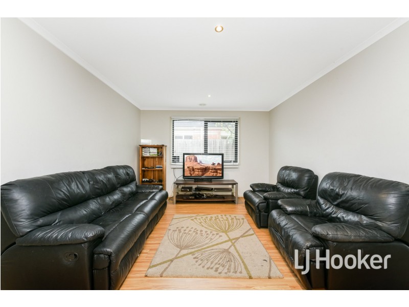 40 Taplan Crescent, Cranbourne West VIC 3977