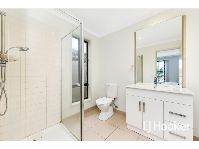 40 Taplan Crescent, Cranbourne West VIC 3977