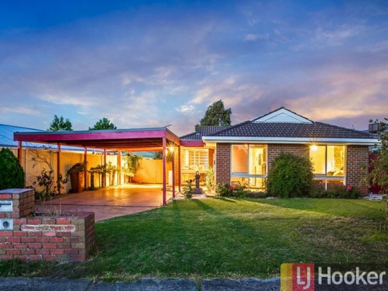 22 Horsfield Street, Cranbourne North VIC 3977