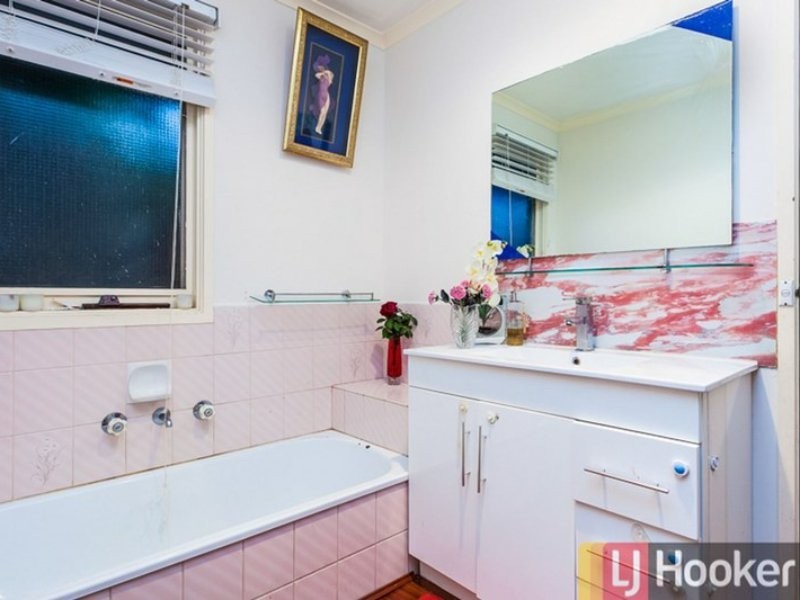 22 Horsfield Street, Cranbourne North VIC 3977