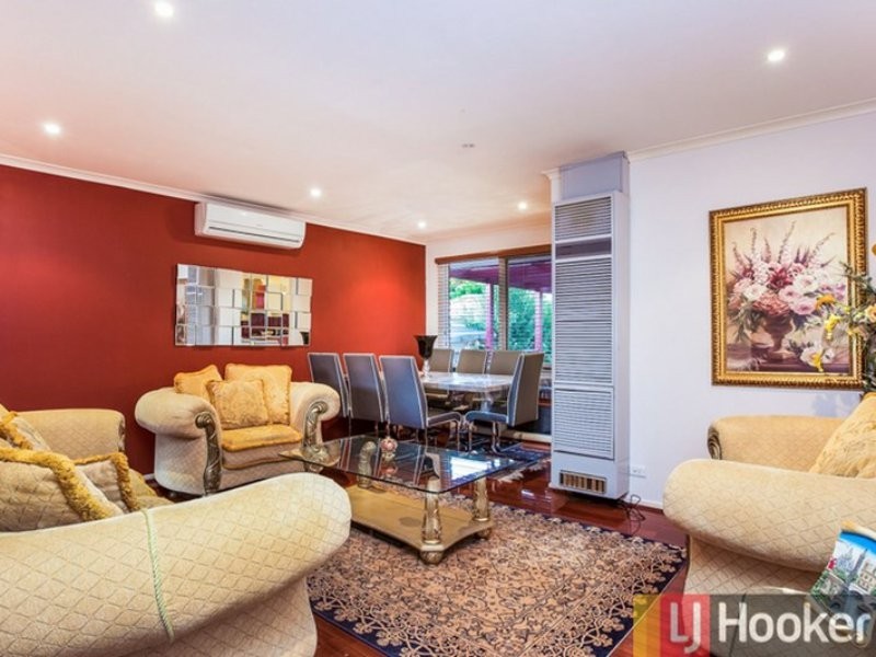 22 Horsfield Street, Cranbourne North VIC 3977
