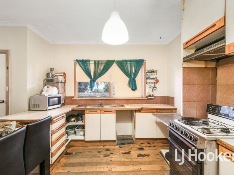 5 Johnston Avenue, Eumemmerring VIC 3177