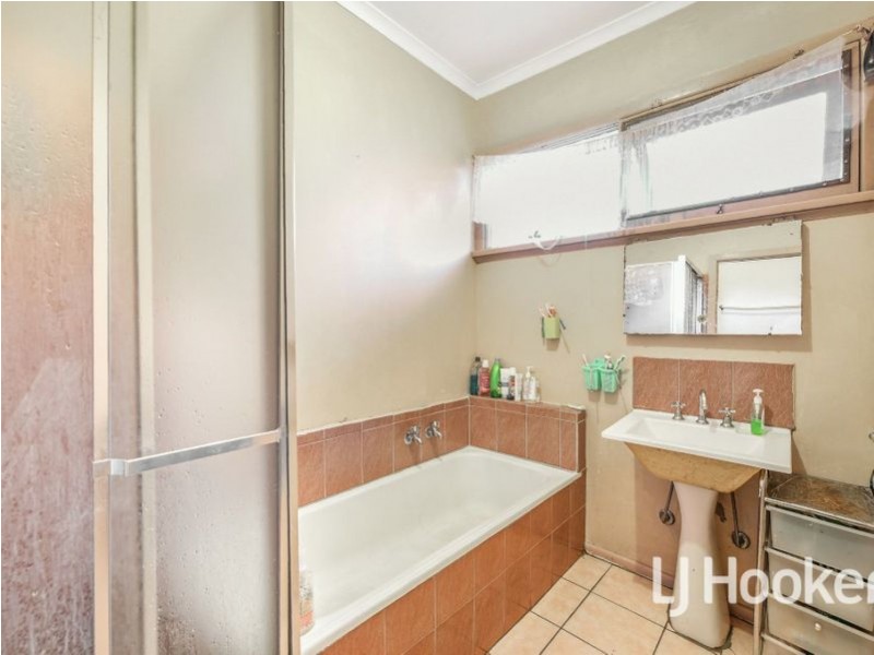 5 Johnston Avenue, Eumemmerring VIC 3177