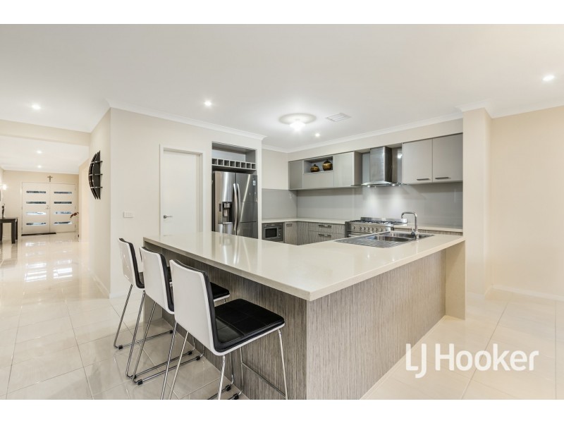 41 Lemon Grove, Cranbourne West VIC 3977