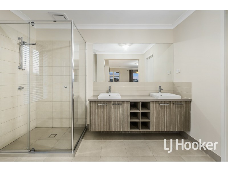 41 Lemon Grove, Cranbourne West VIC 3977