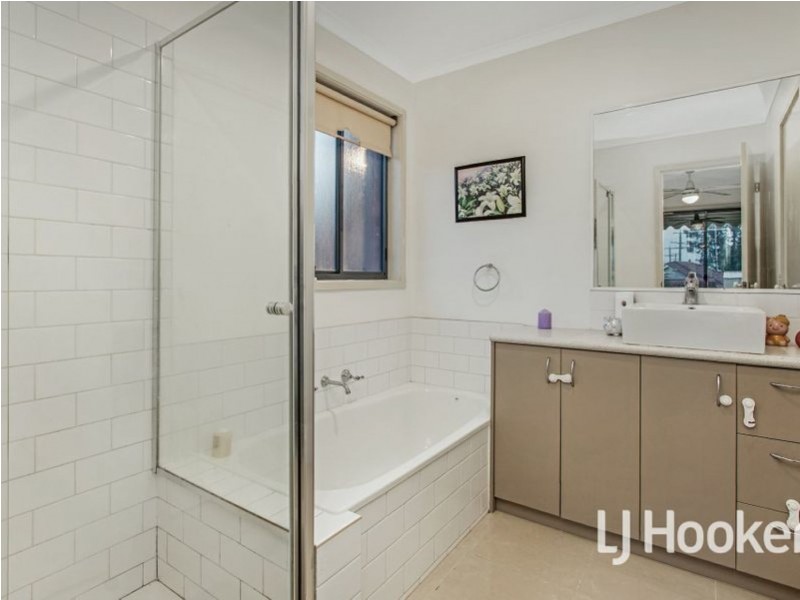 2 The Mews, Hampton Park VIC 3976