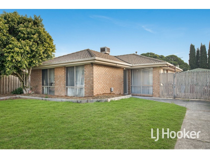 11 Eliza Street, Cranbourne North VIC 3977