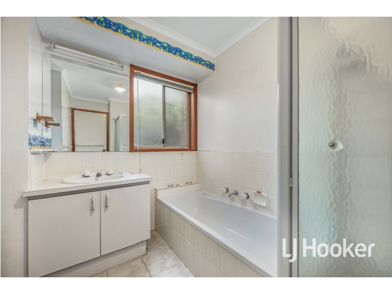 11 Eliza Street, Cranbourne North VIC 3977