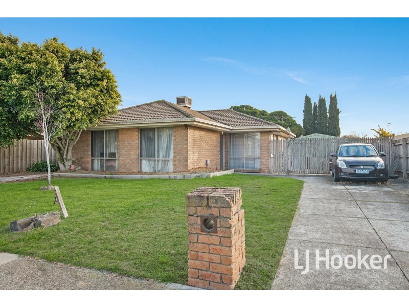 11 Eliza Street, Cranbourne North VIC 3977