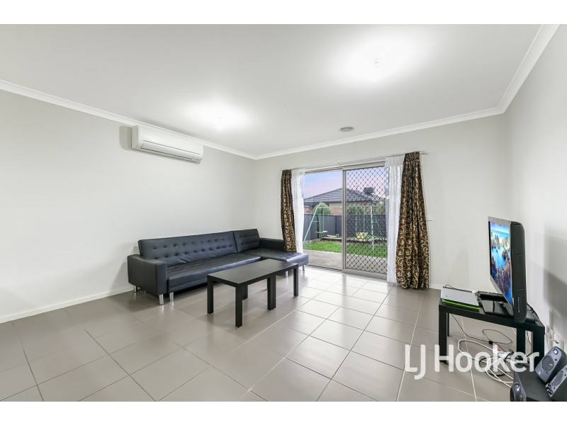 11 Eliza Street, Cranbourne North VIC 3977