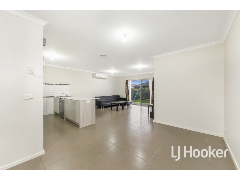 11 Eliza Street, Cranbourne North VIC 3977