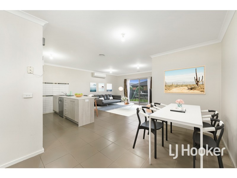 11 Eliza Street, Cranbourne North VIC 3977