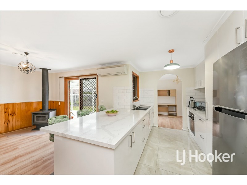 12 Carmen Court, Hampton Park VIC 3976