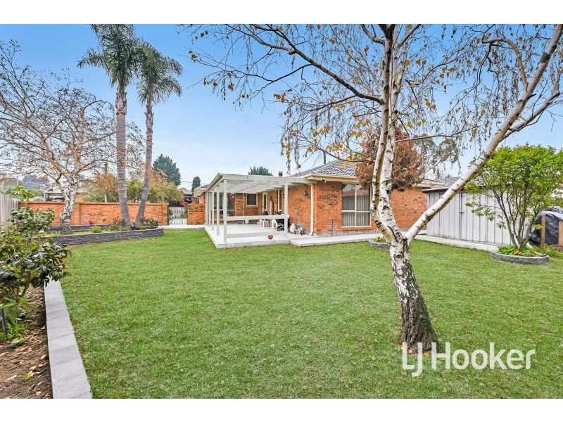 12 Carmen Court, Hampton Park VIC 3976