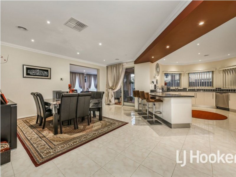 10 Papillion Way, Narre Warren South VIC 3805