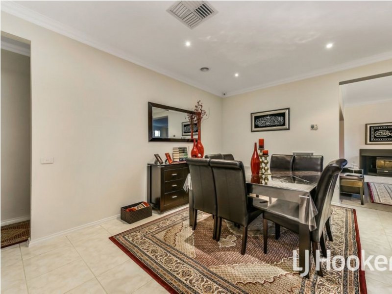 10 Papillion Way, Narre Warren South VIC 3805