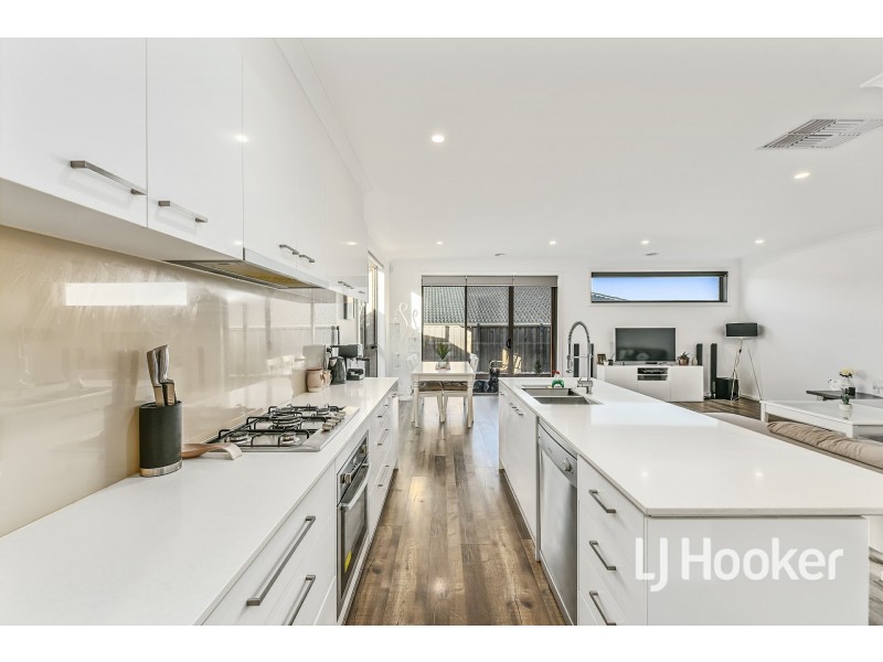 50 Bona Vista Rise, Clyde VIC 3978