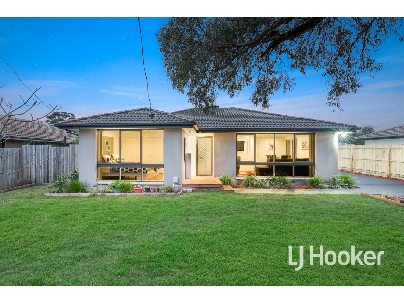 16 Robjant Street, Hampton Park VIC 3976