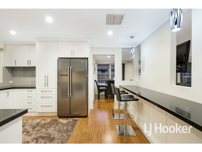 16 Robjant Street, Hampton Park VIC 3976