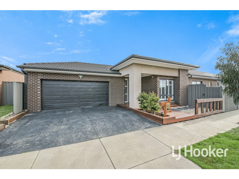118 Lineham Drive, Cranbourne East VIC 3977