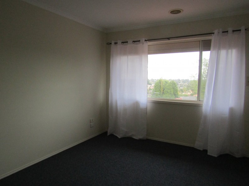 16 Hellyer Way, Endeavour Hills VIC 3802