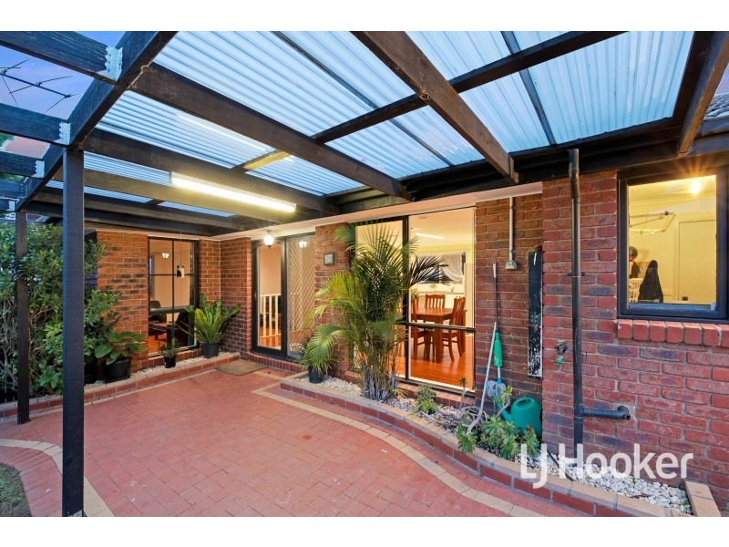 39 Amber Drive, Hampton Park VIC 3976