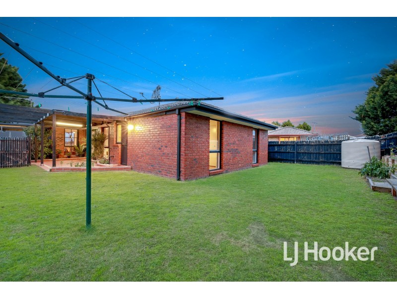 39 Amber Drive, Hampton Park VIC 3976