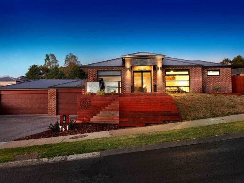 27 Windermere Boulevard, Pakenham VIC 3810