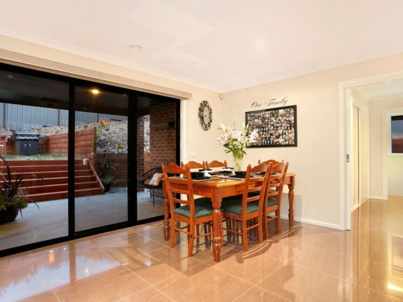 27 Windermere Boulevard, Pakenham VIC 3810