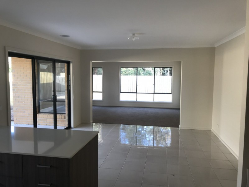 104 Fiorelli Boulevard, Cranbourne East VIC 3977
