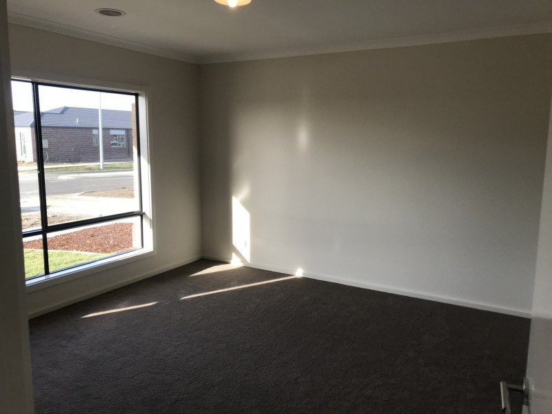 104 Fiorelli Boulevard, Cranbourne East VIC 3977