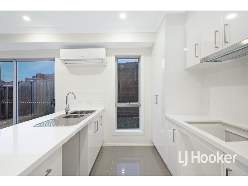 4/6 Robert Street, Dandenong VIC 3175
